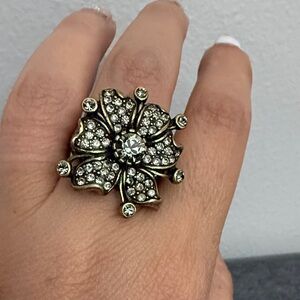 Preloved Heidi Daus Statemenr in Bloom flower cocktail ring